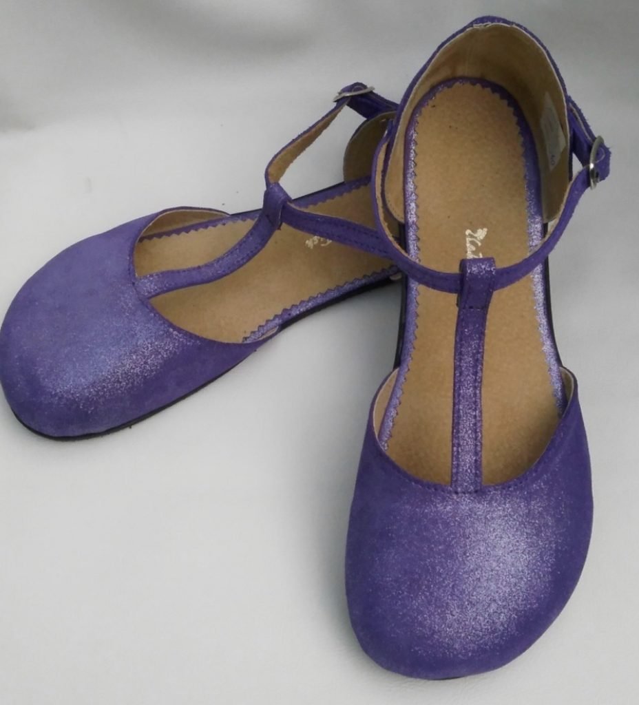ZlaTush purple metallic t bar flat