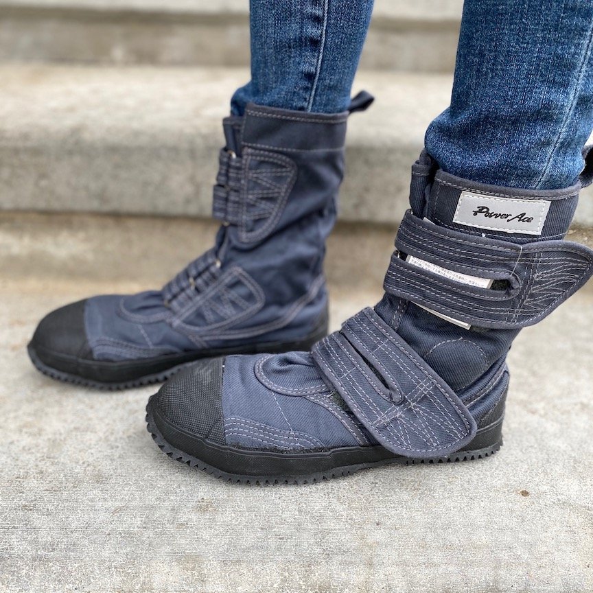 Minimalist composite toe clearance boots