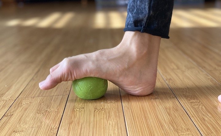 5 Simple Foot Exercises for Transitioning to Barefoot Shoes