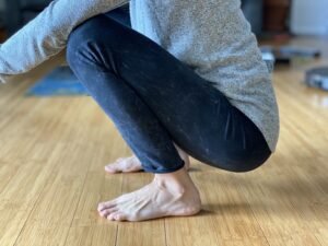 5 Simple Foot Exercises for Transitioning to Barefoot Shoes | Anya's ...