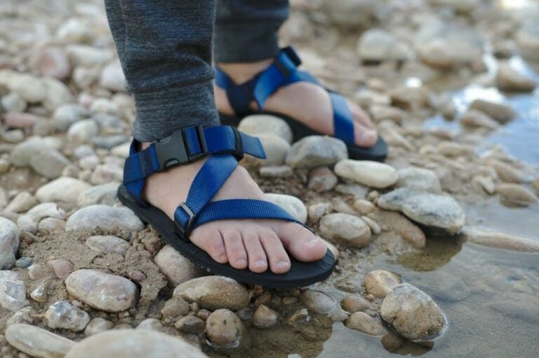 The 10 Best Barefoot Sandals for Hiking, Running, & Walking Anya's