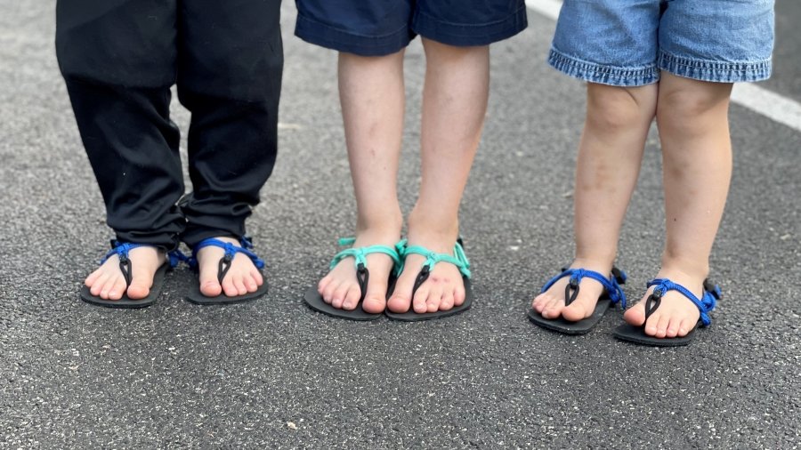 Ravelry: Tiny Knot Barefoot Sandals pattern by Olivia Han