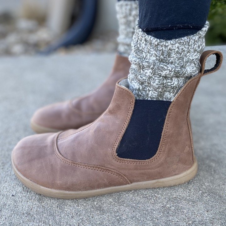 Side view of Angles Fashion Artemis warm chelsea barefoot boots for winter in high quality brown leather with black elastic.