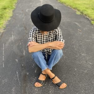 crupon sandals barefoot