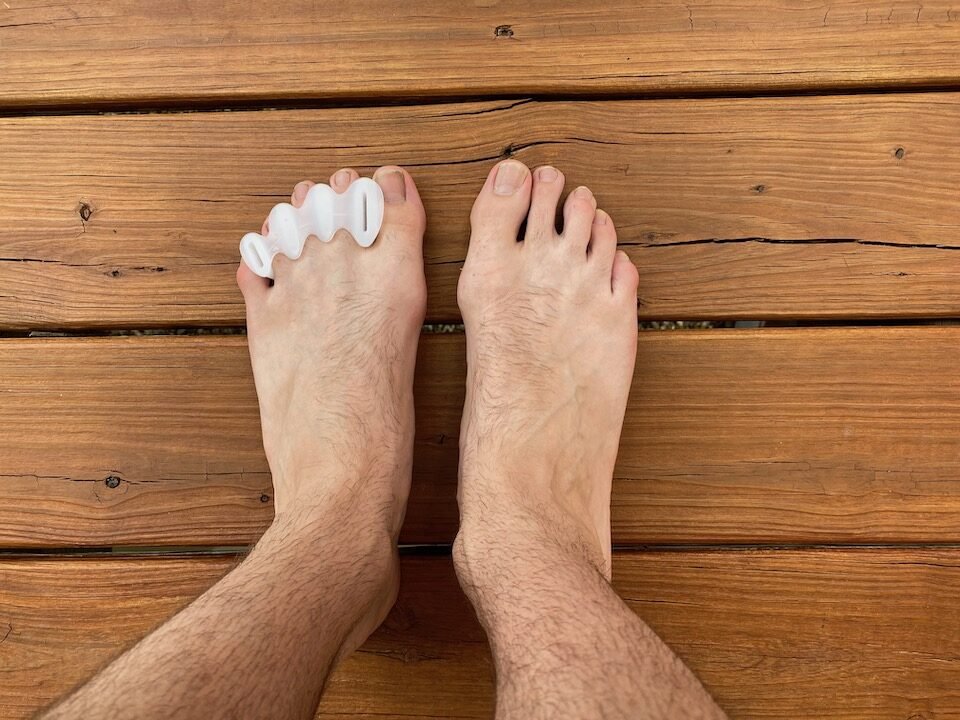 🔎 When it comes to #bunions , you probably know all too well how they can  hurt. But have you ever considered that #barefoot footwear might …