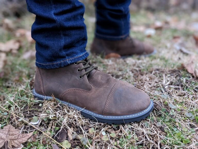 Bearshoes Shoes Bruins worn on grass