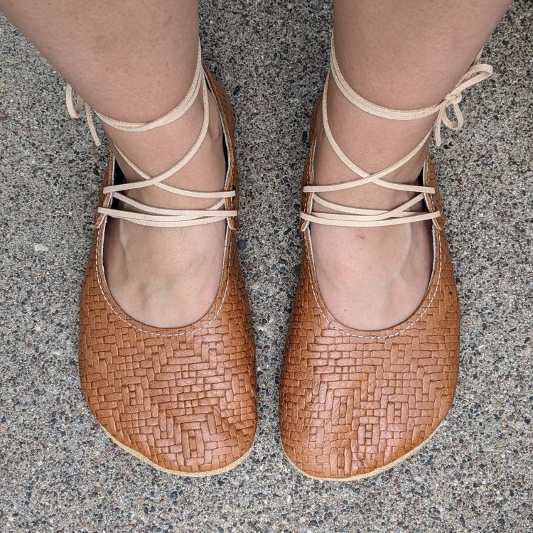 Top down view of Medium width hideaway lace ups in saddle weave with ankle ties. Anatomical shaped comfortable shoes for women handmade in the usa