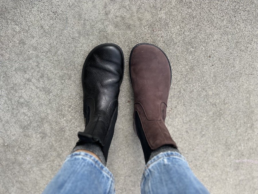 Top Down view of Groundies Camden barefoot chelsea boots with a tall shaft and anatomical wide toe box. The left boot is black, the right is dark brown