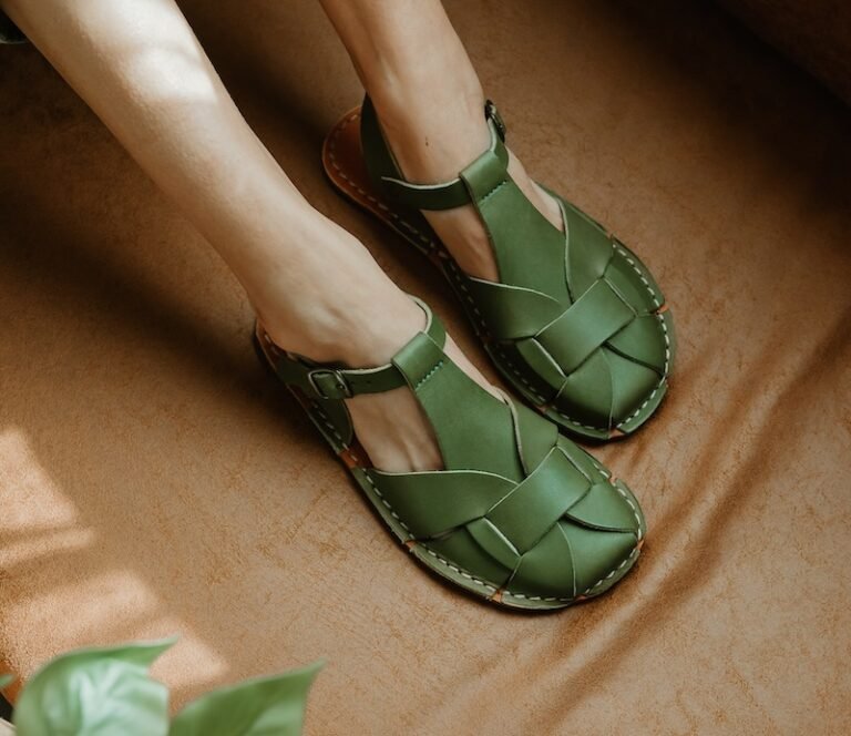 crupon sandals barefoot