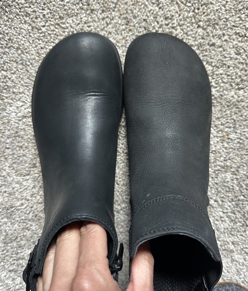 A top down side by side comparison of the Xero Shoes Tari and Tari II by Anya. The Tari II on the left has a notieably wider toe box and more refined shape through the midfoot for more toe space and a better overall fit.